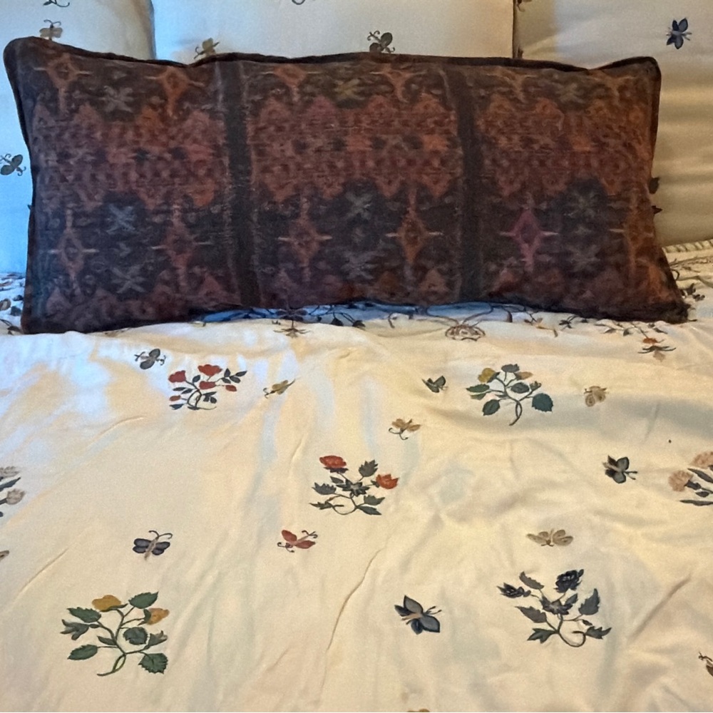 Sean Leffers Handmade IKAT Brown/red oblong Pillow w/feather insert. Single